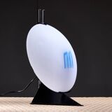 Lampe de table postmoderne en forme de losange avec rayures bleues abstraites sur verre de Murano givré