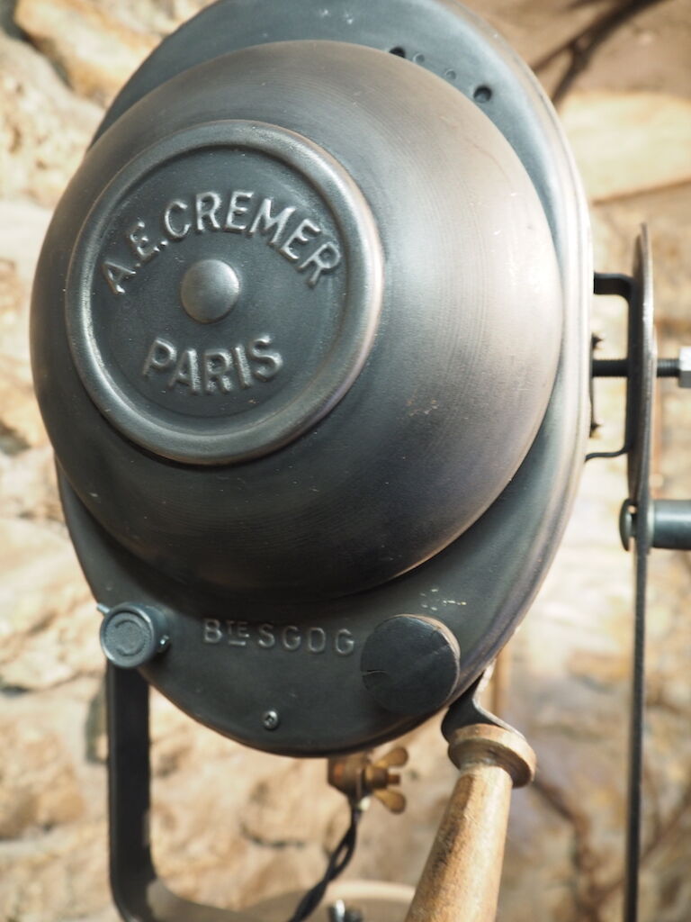 Projector Cremer Paris on tripod wheels 50 years