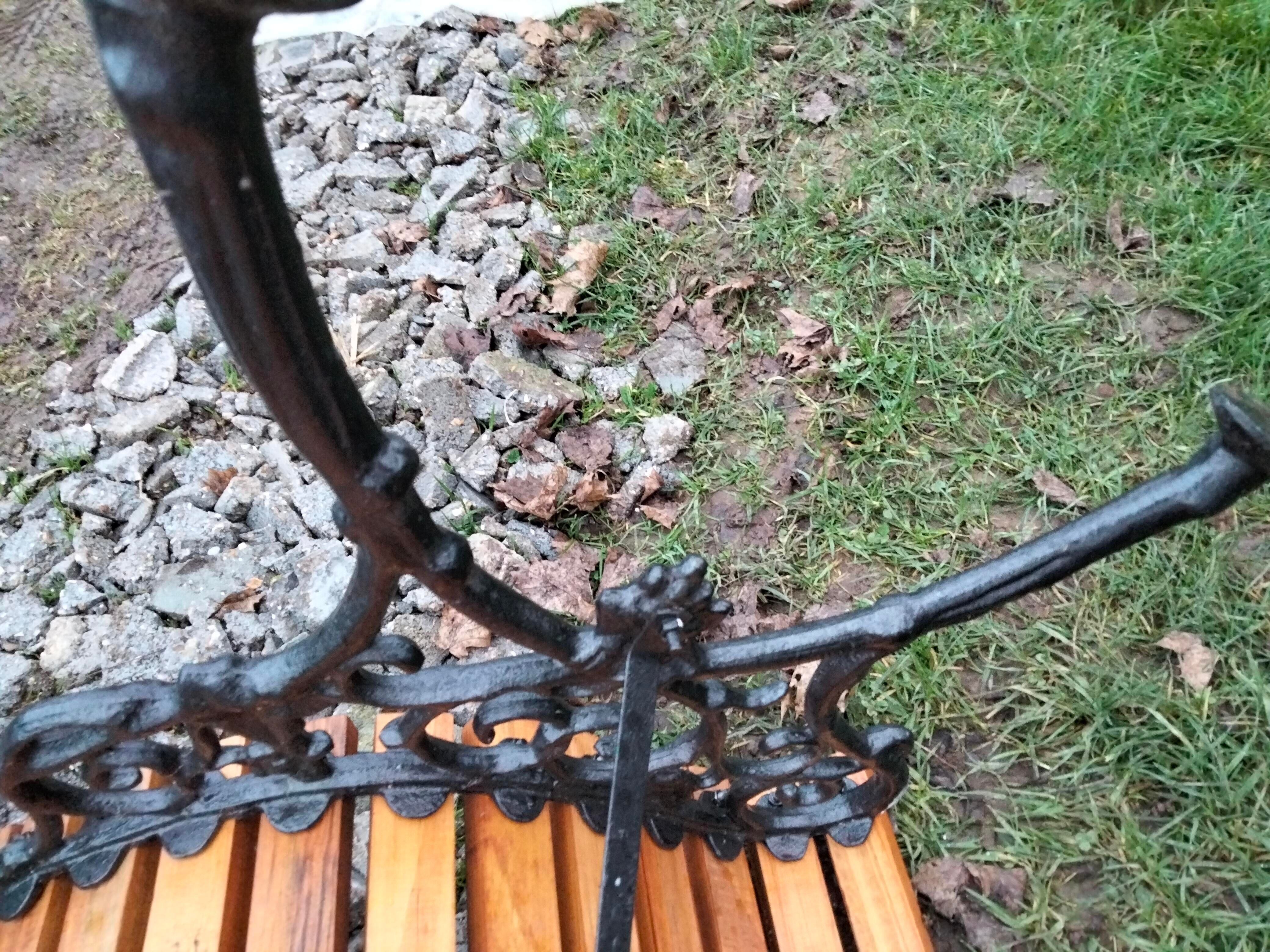 Old garden bench with vintage cast iron legs xxeme