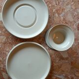 Tupperware pie dish