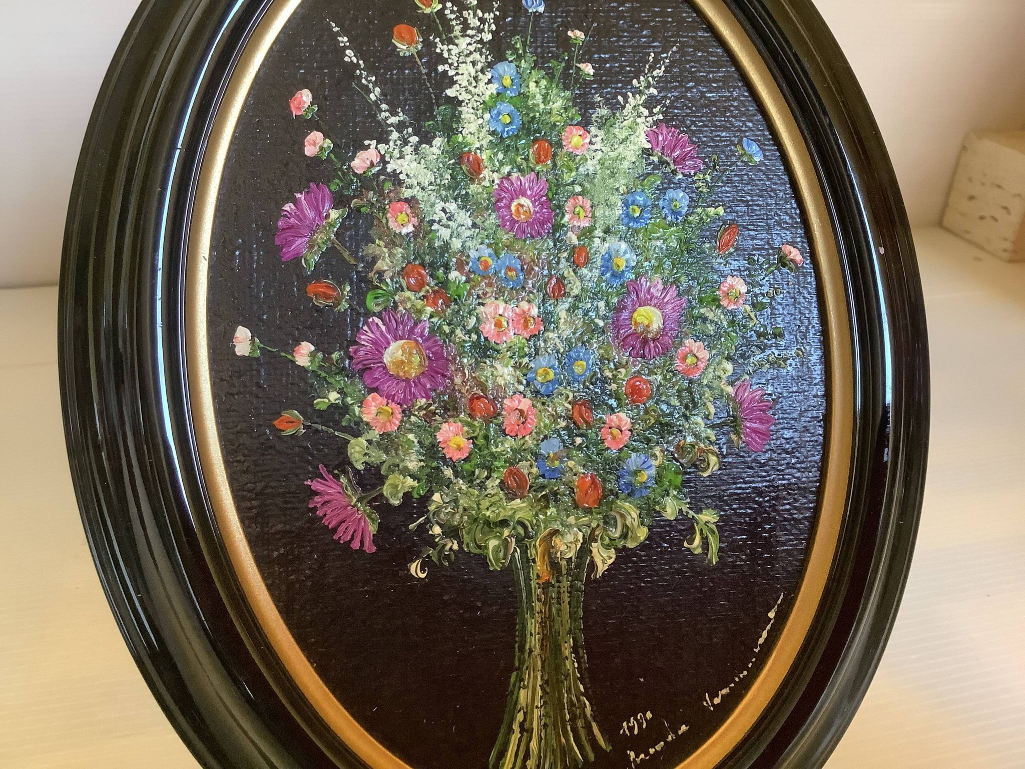 Small painting of a bouquet of flowers by Magda Verschaeve