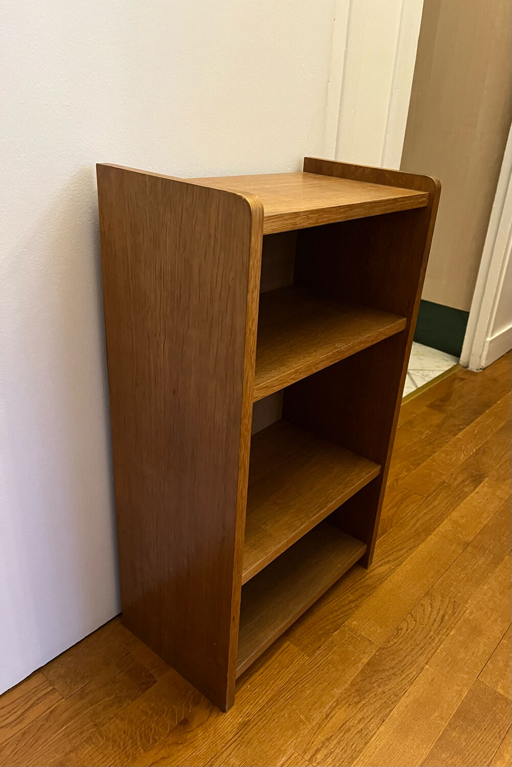 Vintage wooden bibus