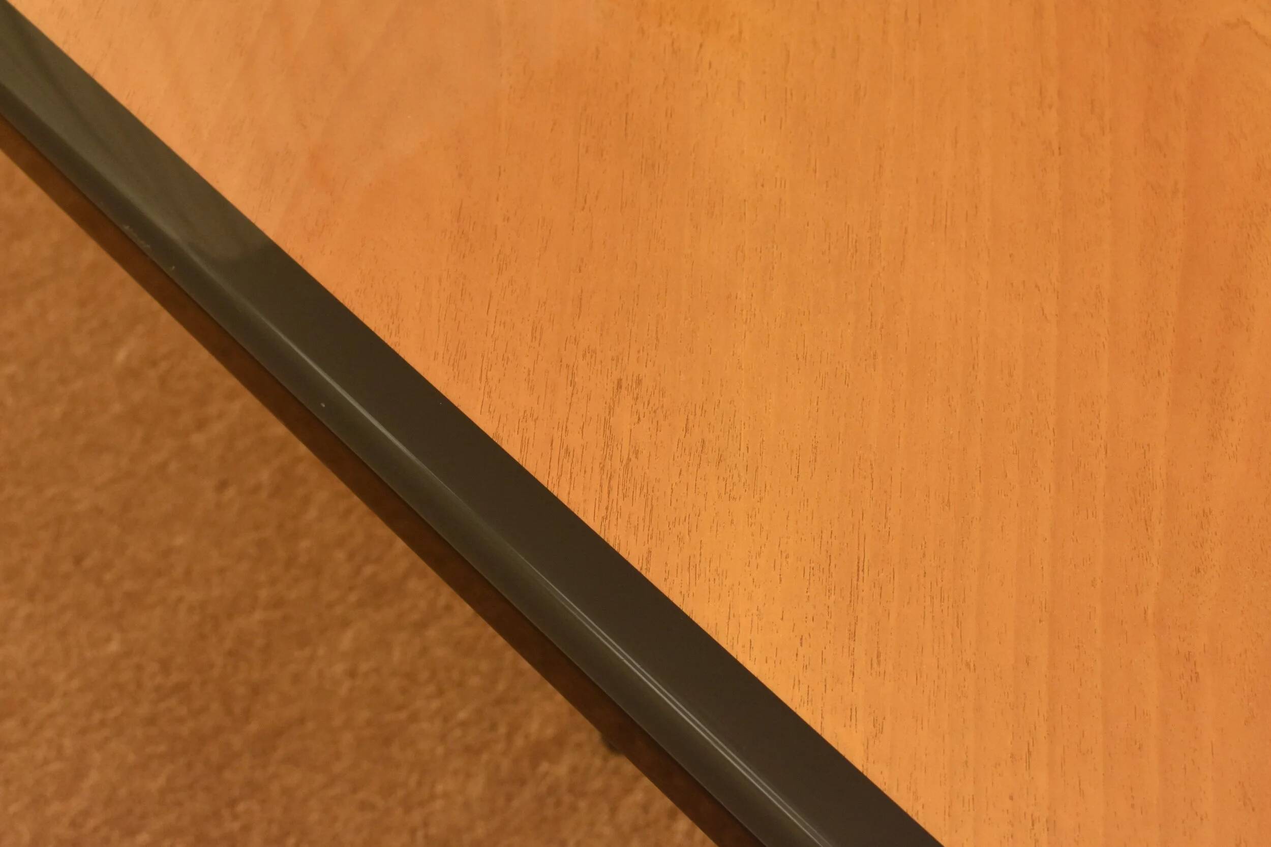 Simon Gavina dining table