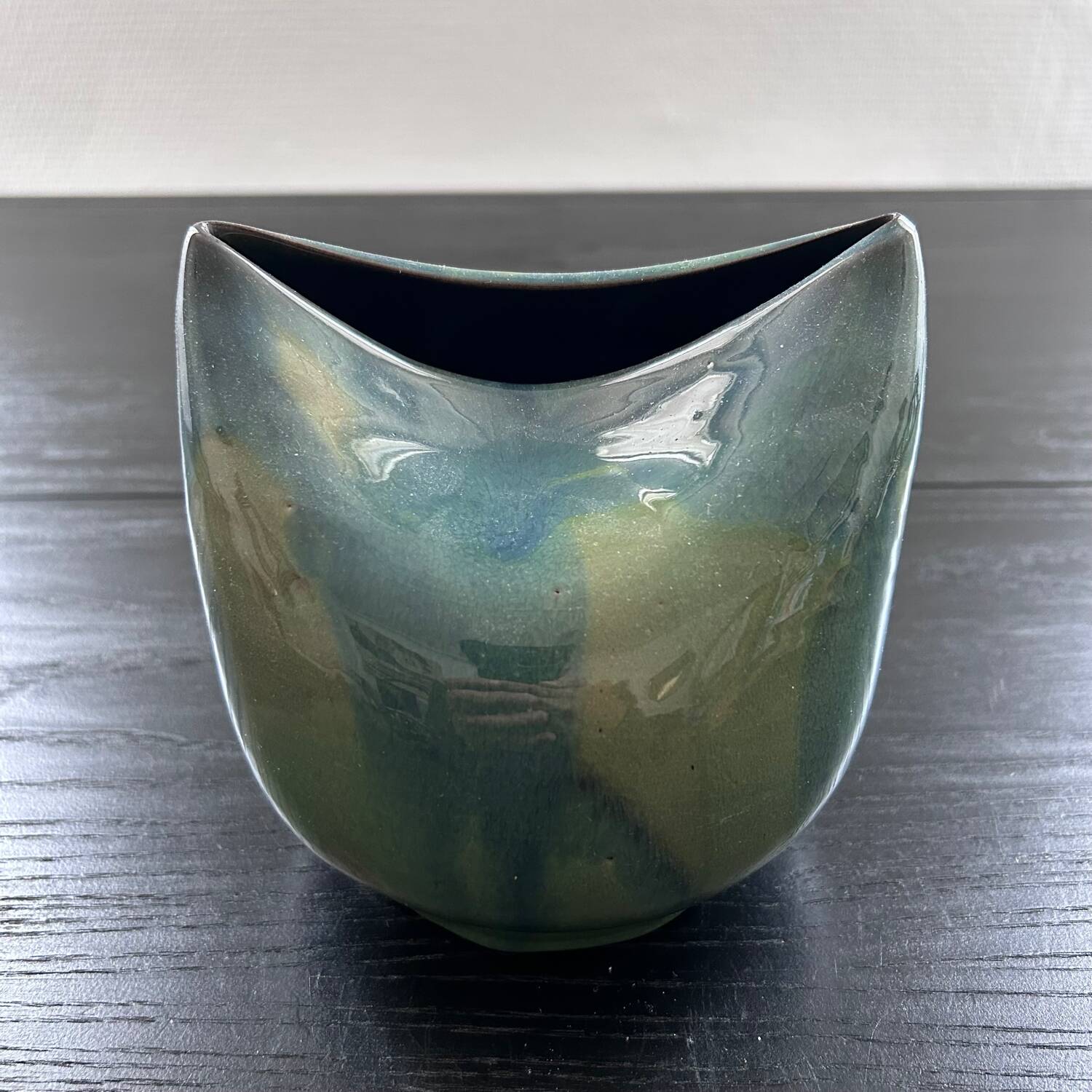 Artist's vase in mixed earth