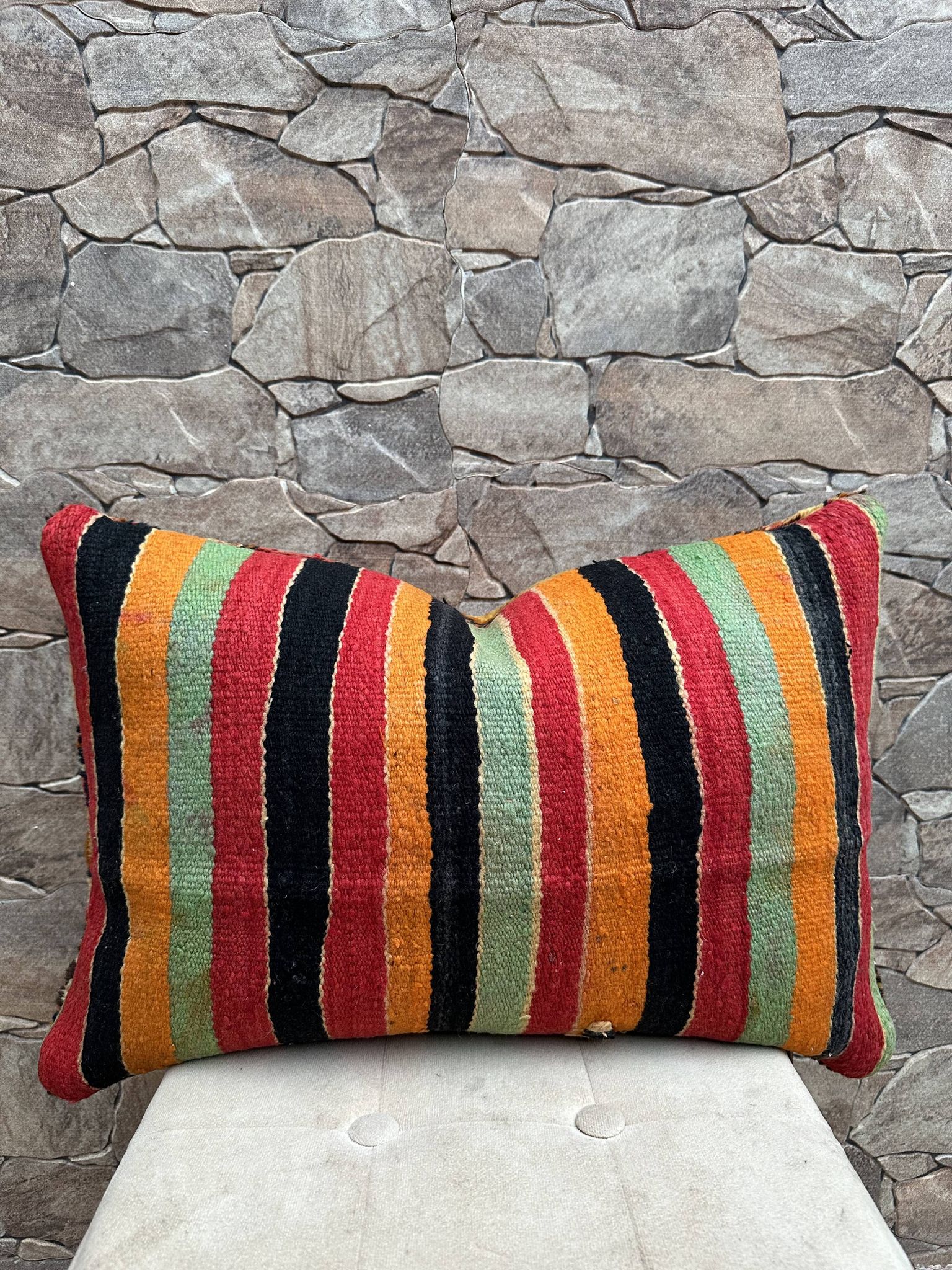 Housse de coussin Kilim berbère vintage : Coussin en laine marocaine