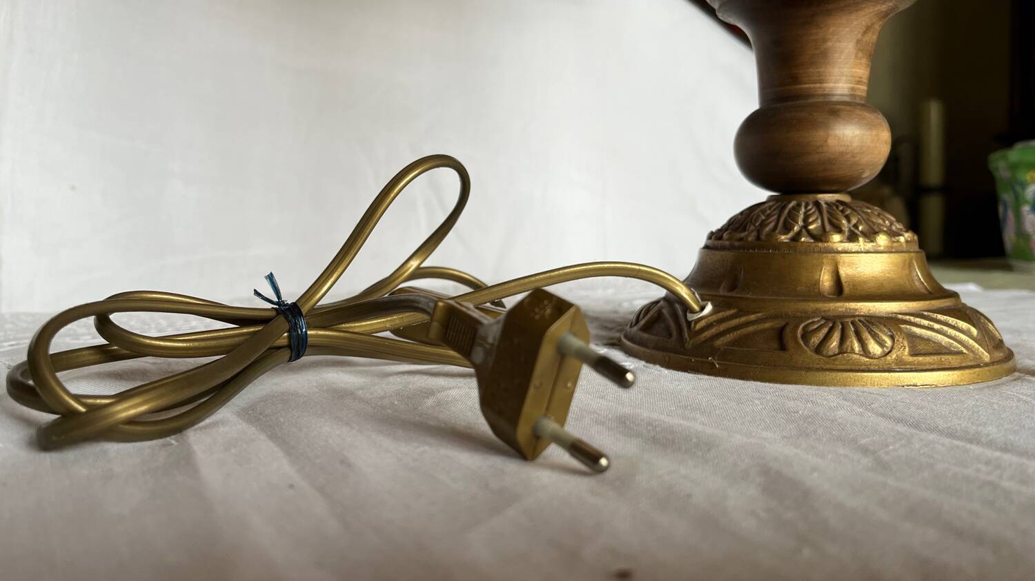 Vintage wood/metal table lamp