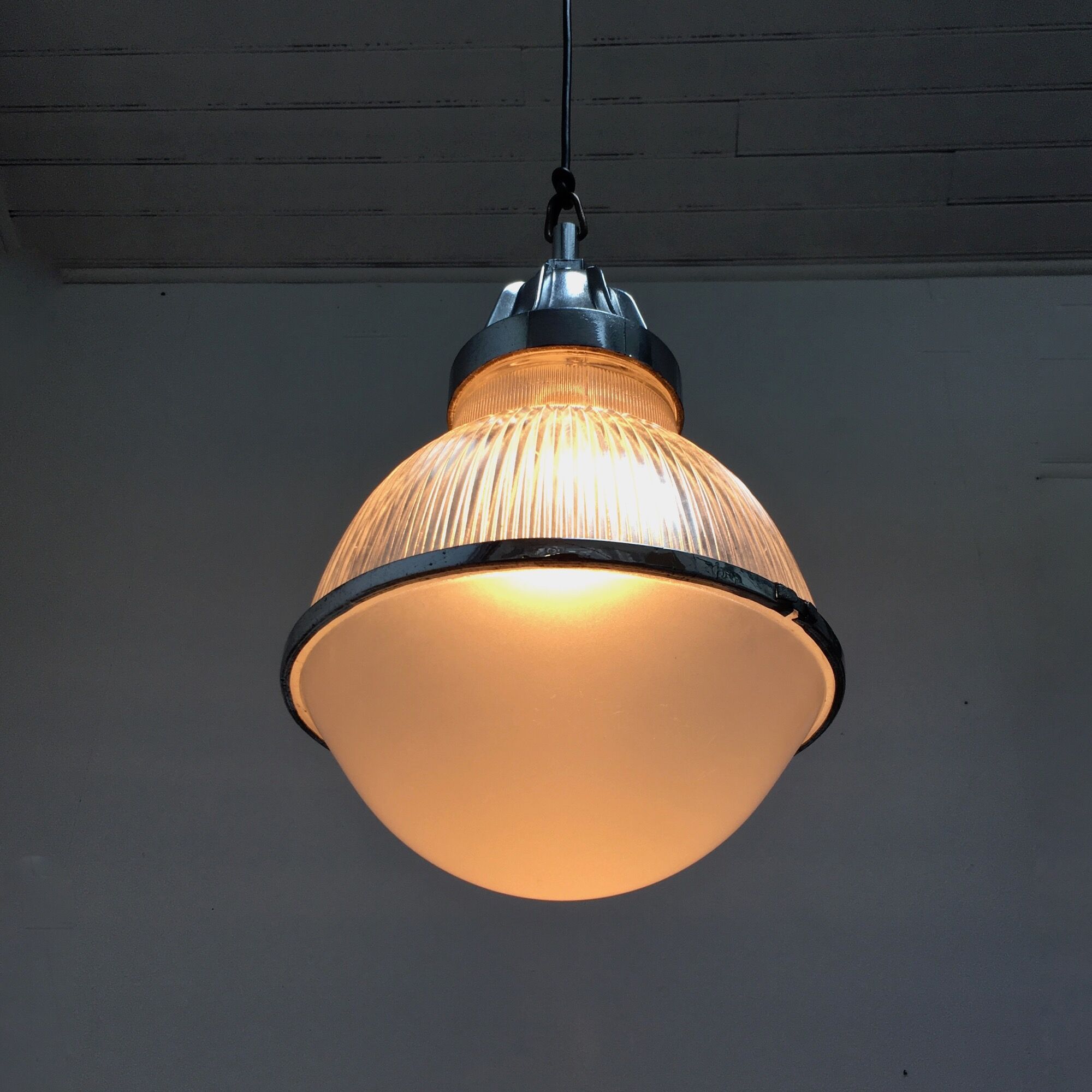 Holophane Suspension