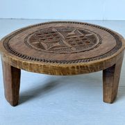 Pièce monoxyle en bois massif sculpté main