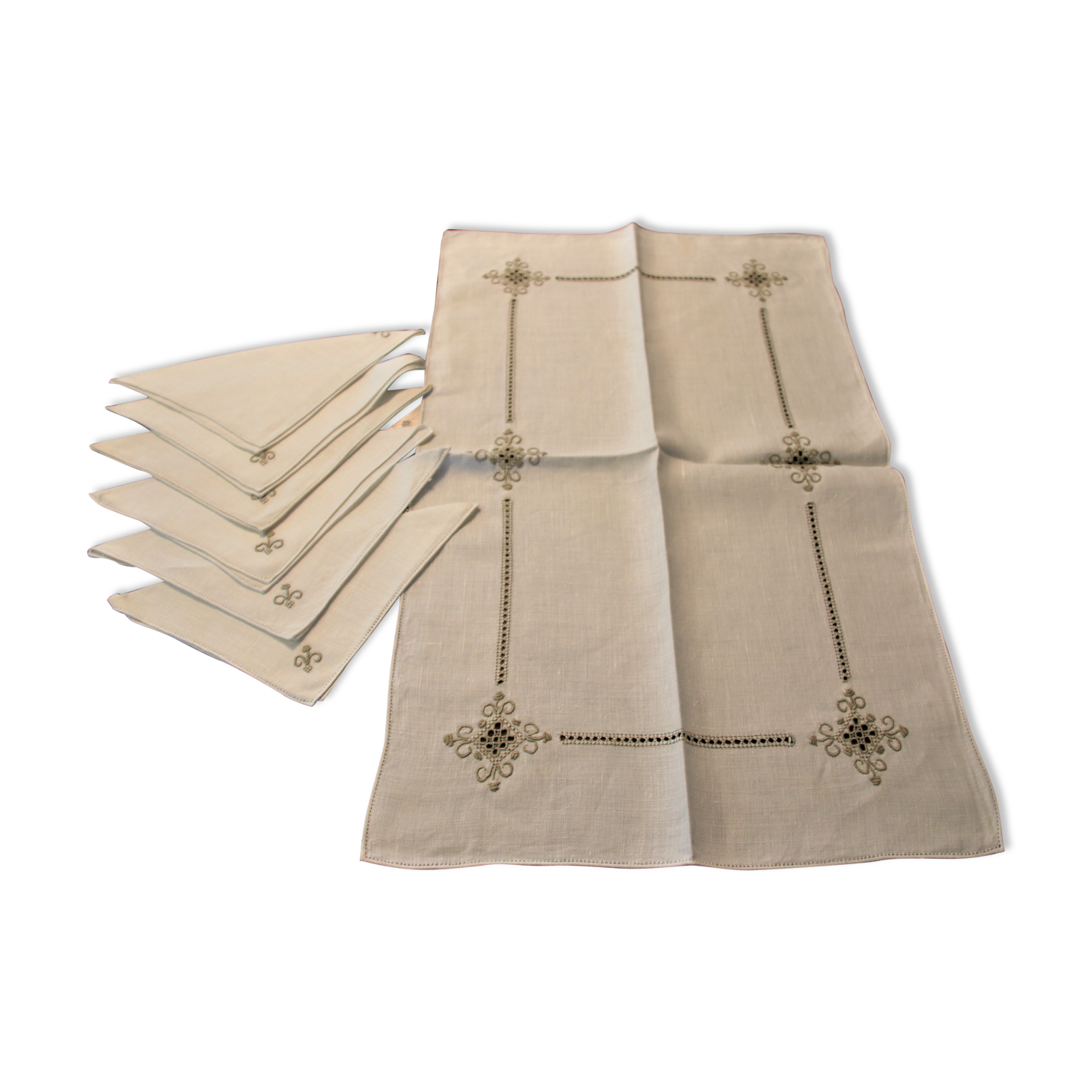 Nappe centre de table avec 6 serviettes en lin brodés main