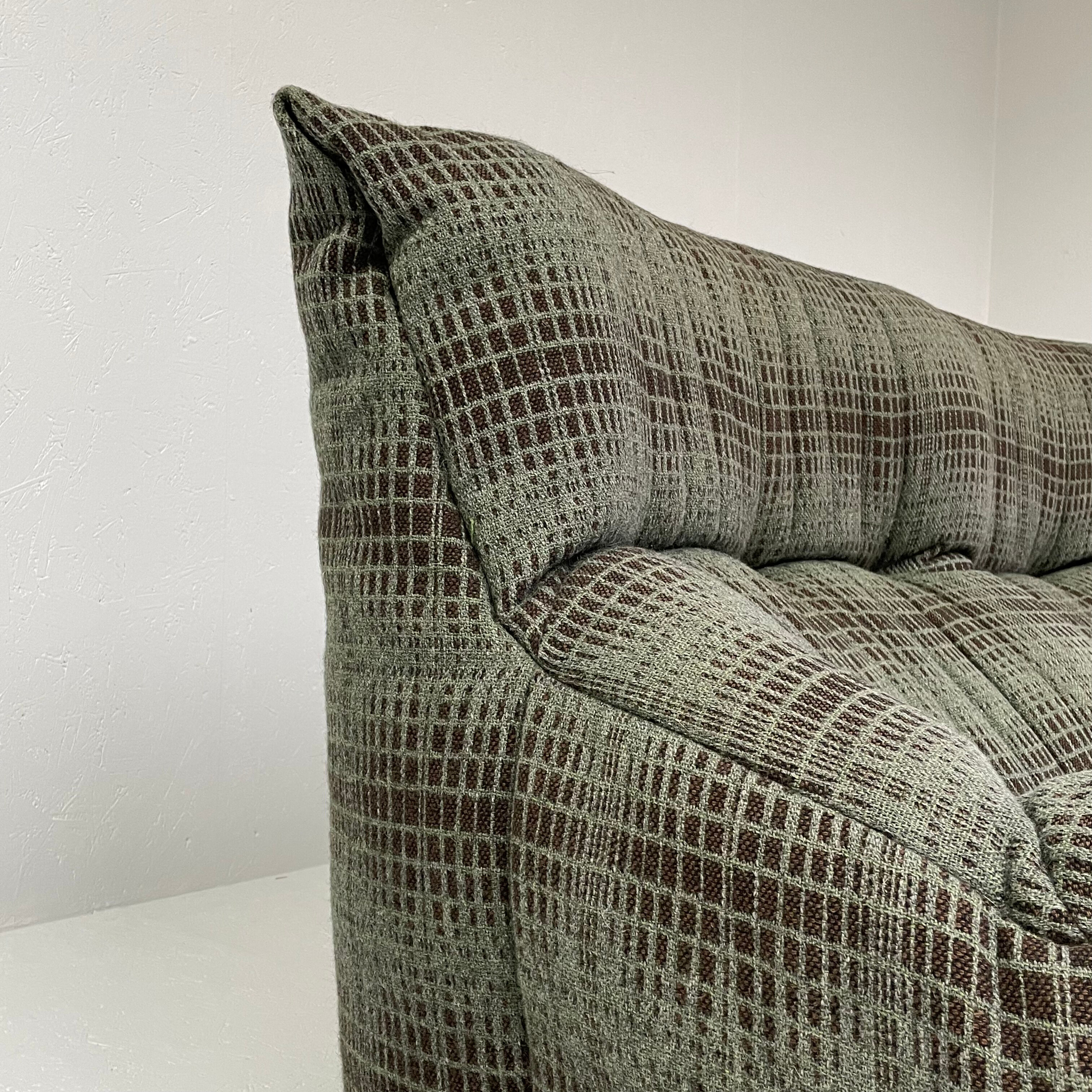 Aralia 2 seater sofa by Michel Ducaroy for Ligne Roset