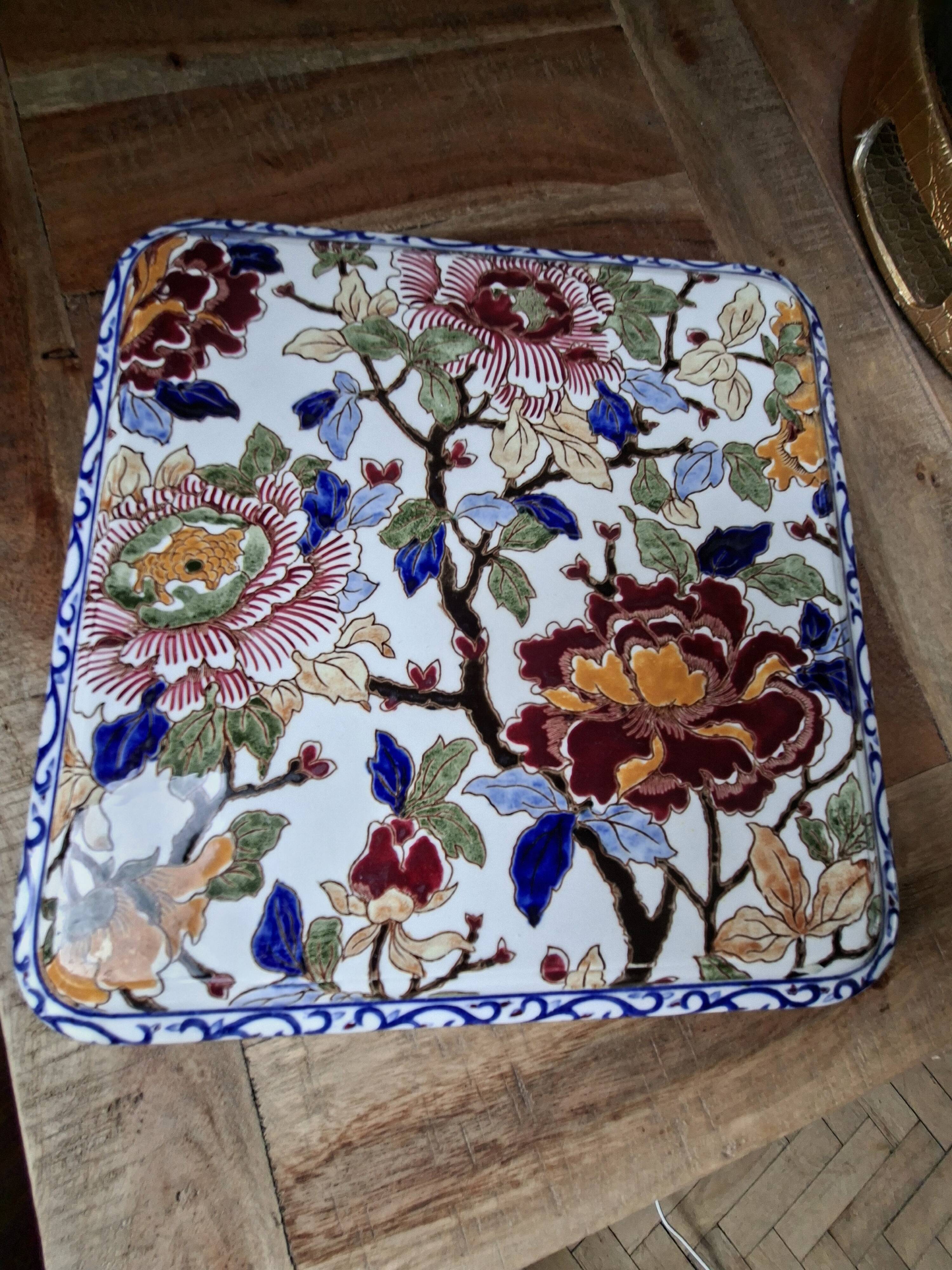 Square plate in Gien earthenware – Polychrome floral decoration