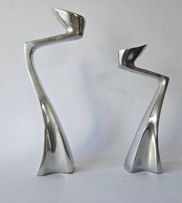 Paire de bougeoirs "Swan" par Matthew Hilton, Angleterre, années 1980