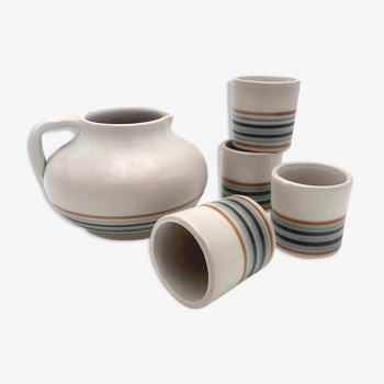 Ensemble de 4 tasses et carafe vintage