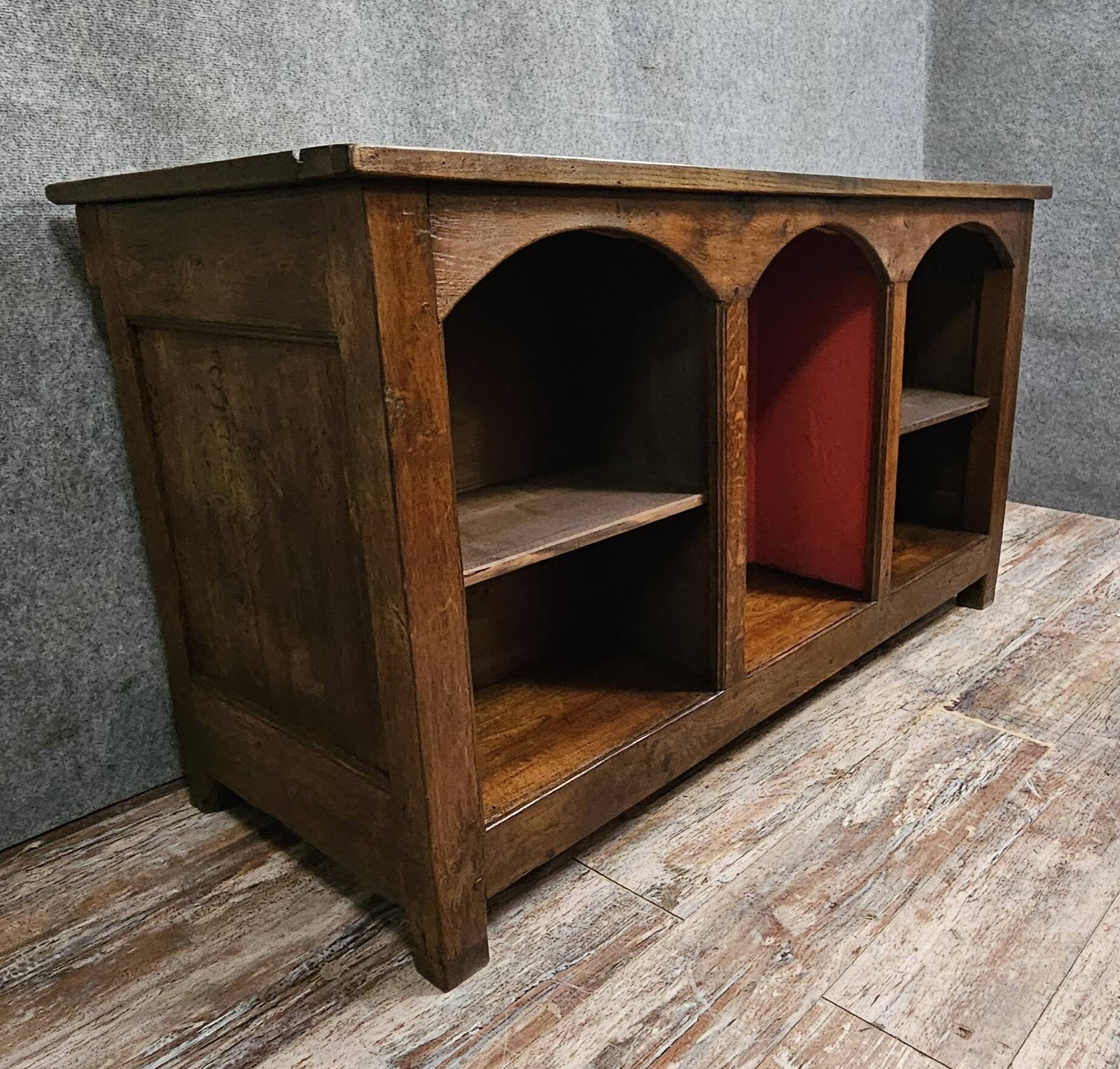 Buffet from the Empire period in solid oak, transformed on the back into a counter.