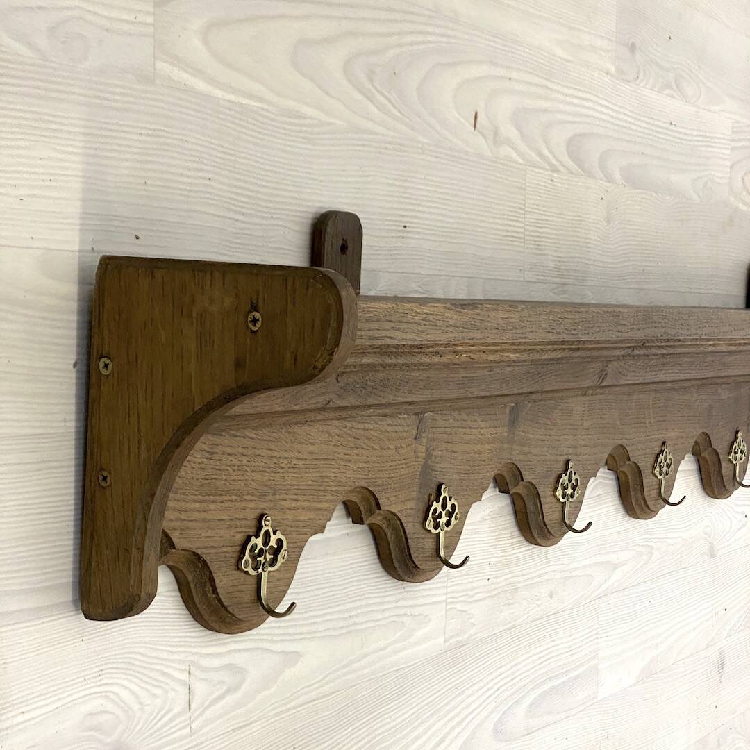 Vintage 1950's wall mounted kitchen shelf splashback