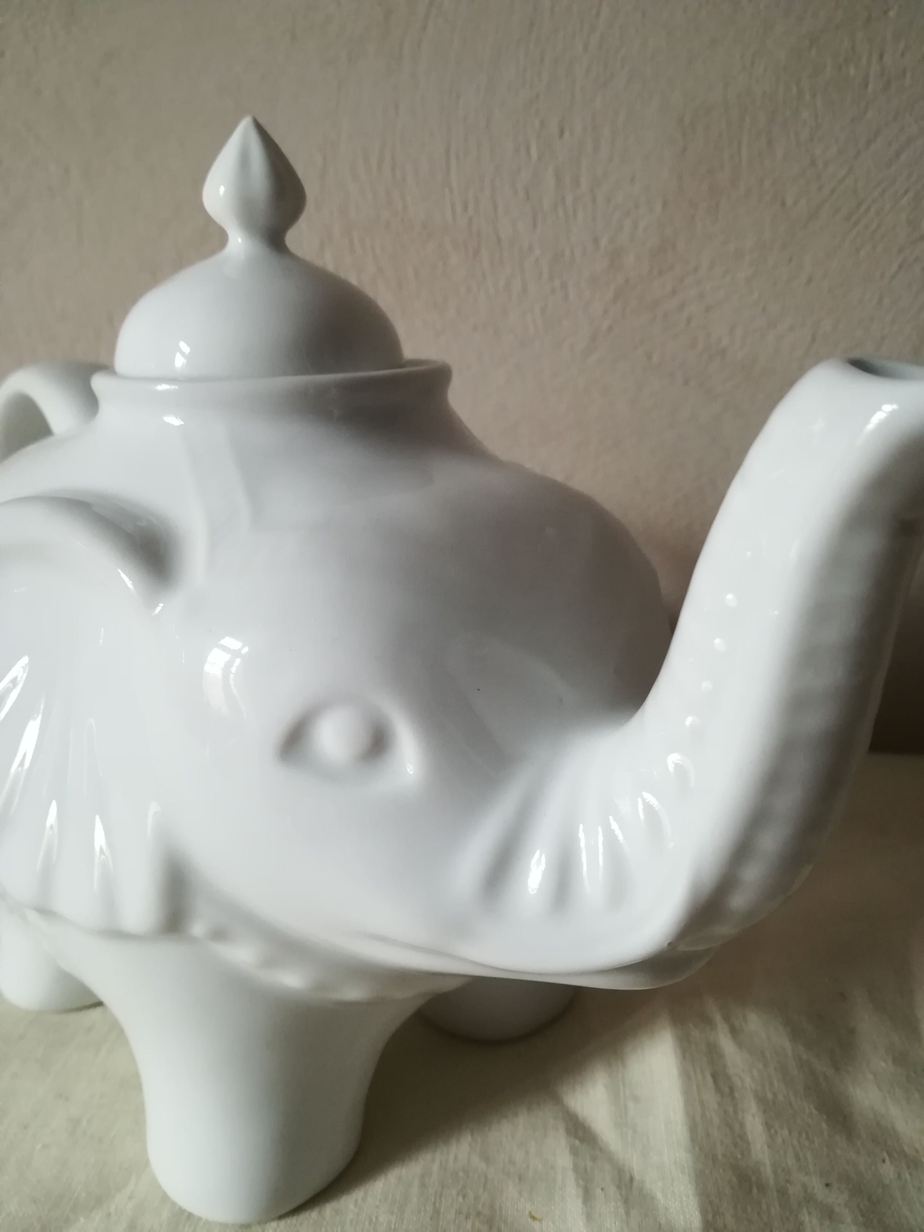 Porcelain Elephant-shaped teapot