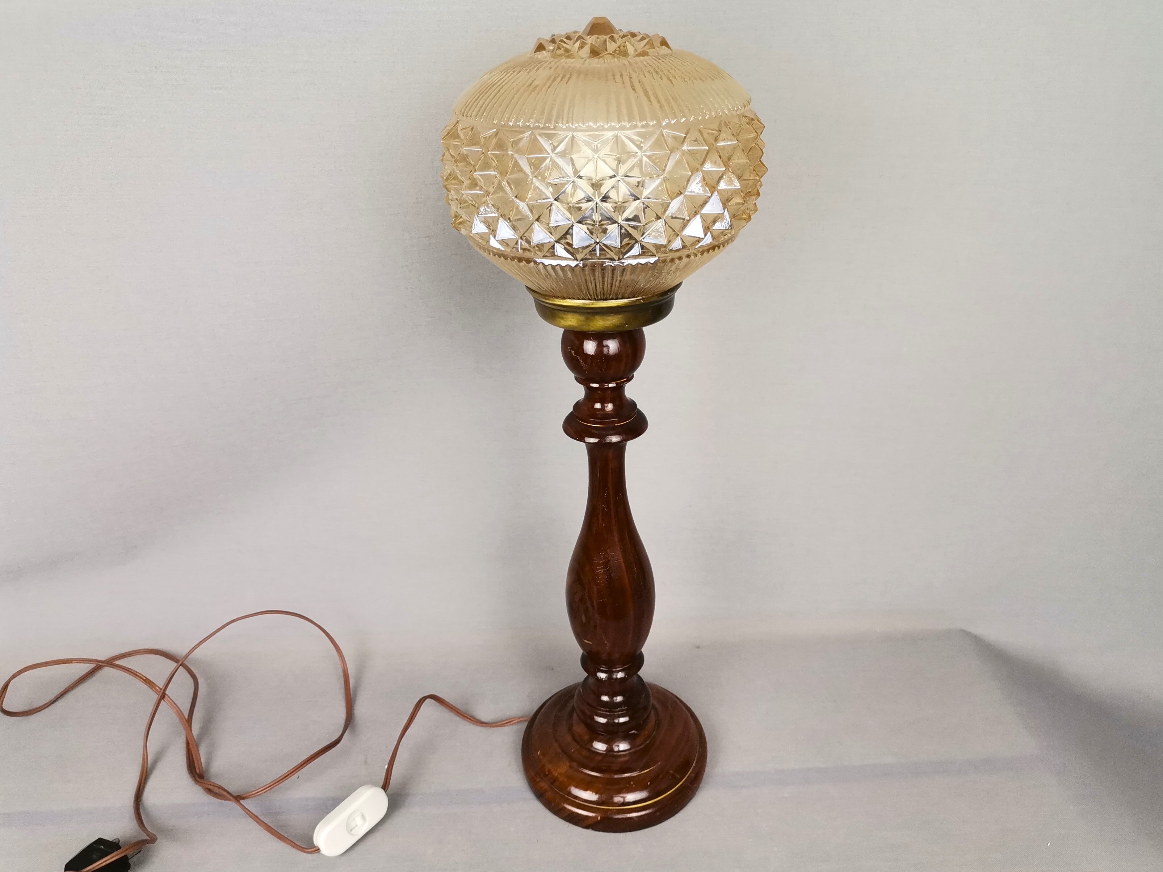 Table lamp