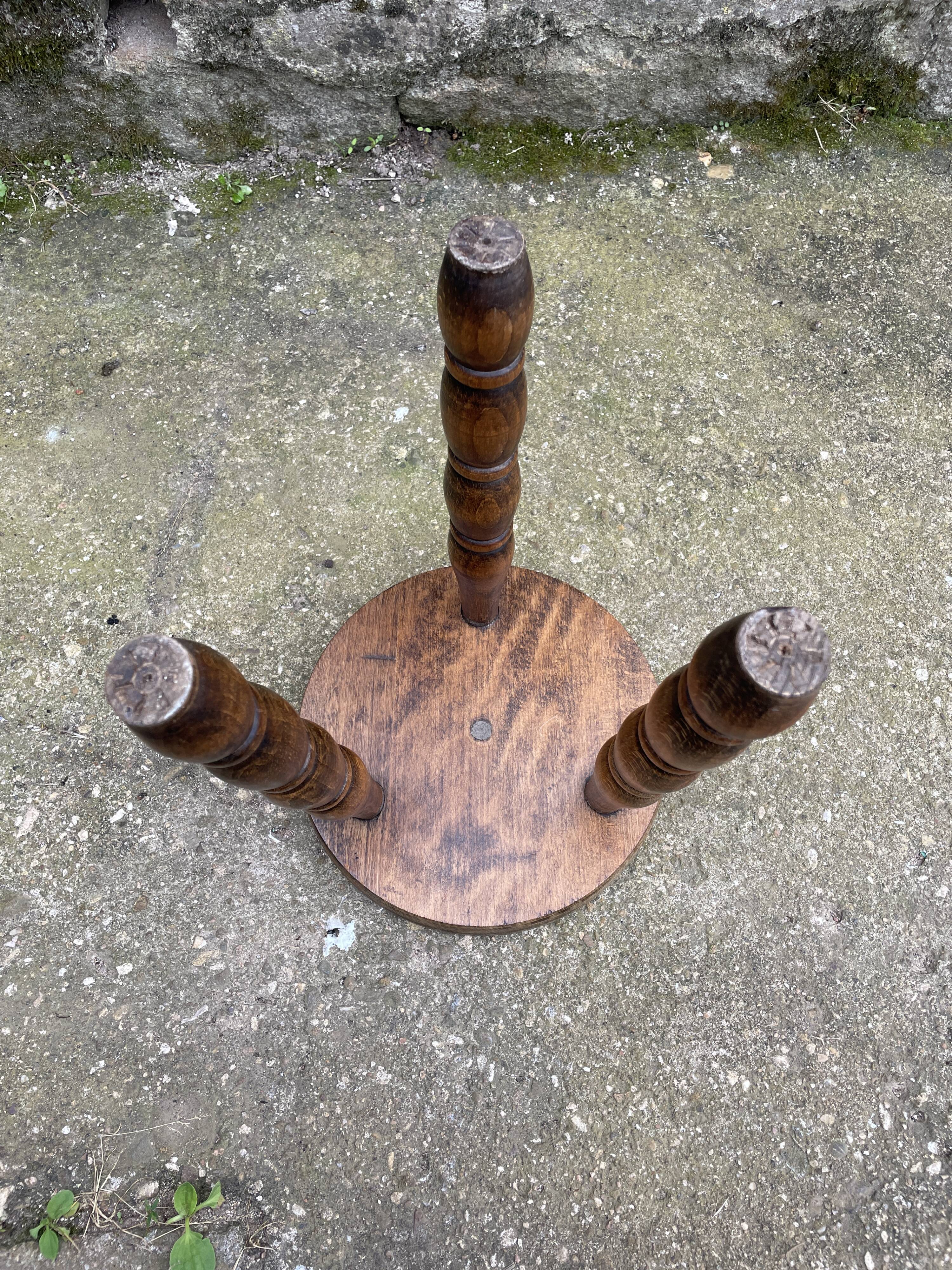 Milking stool or plant stand