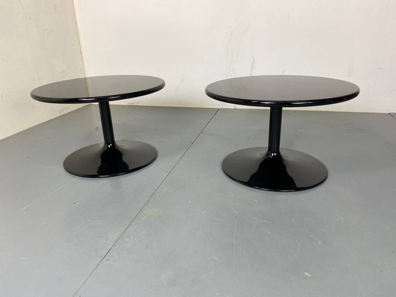 Table Basse d'Appoint Ronde Noire par Pierre Paulin pour Artifort, 1970s