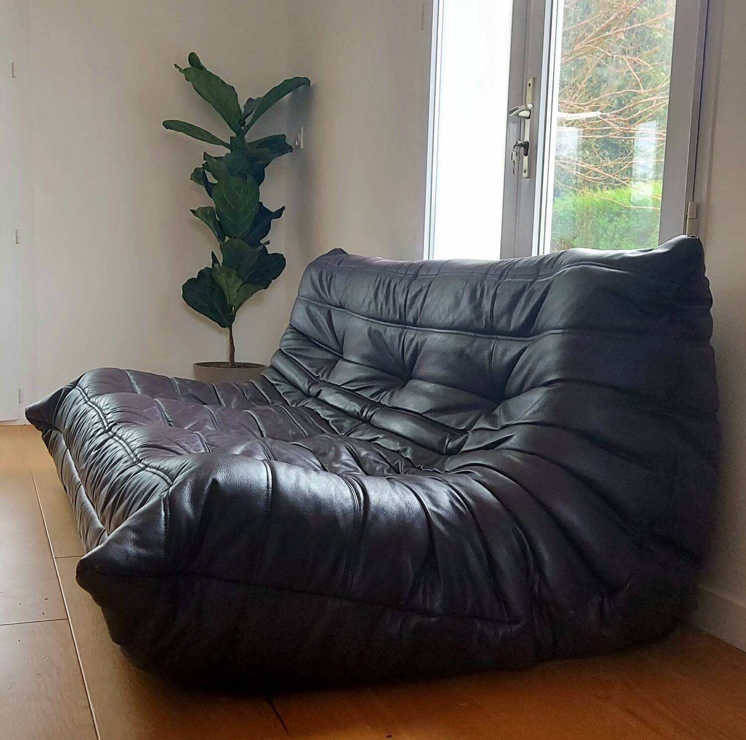 Togo 3-seater - Sofa - 3-seater bench seat in dark plum-colored full-grain leather by Ligne Roset - Very good condition