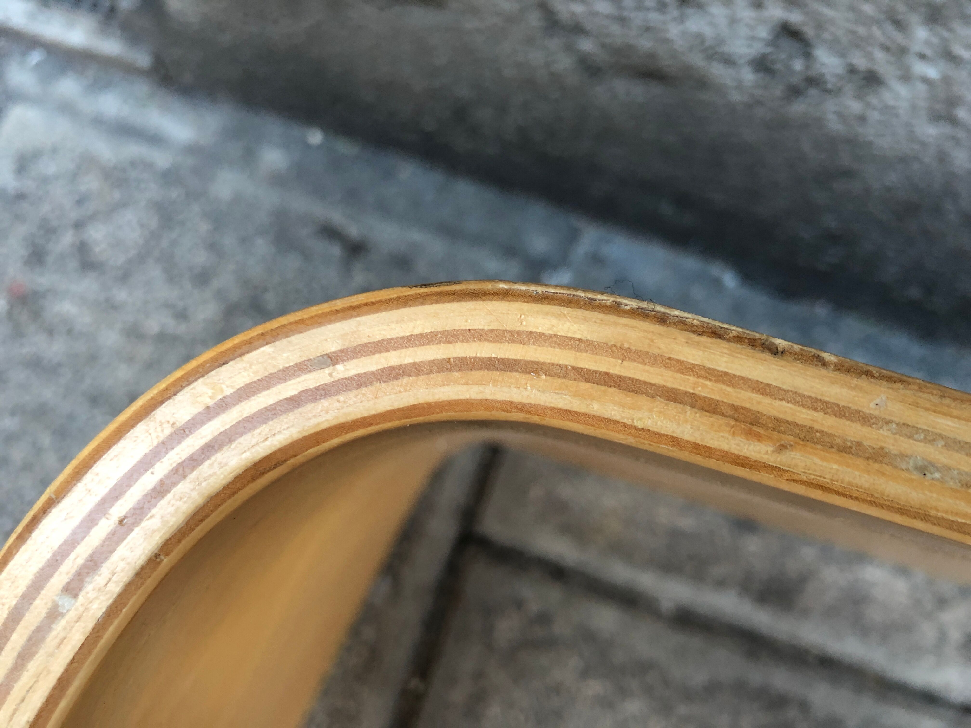 Coffee table Design in vintage curved wood