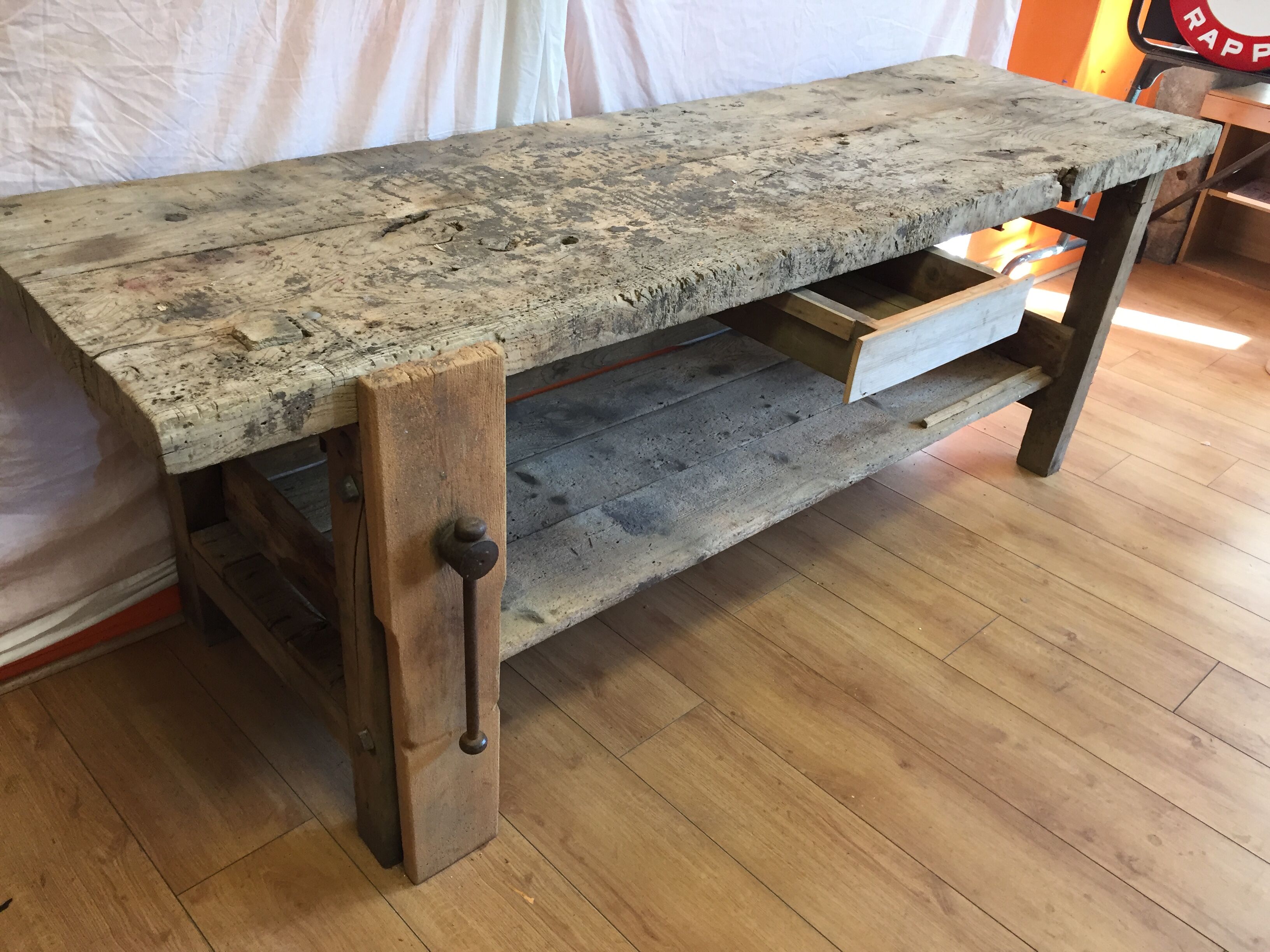 Workbench in chestnut
