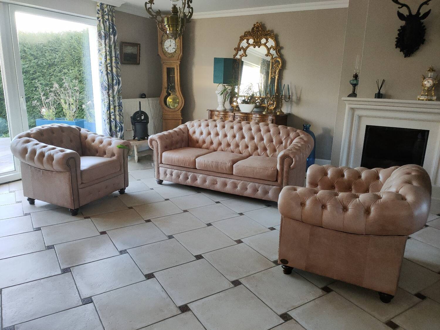 Salon trois pièces chesterfield