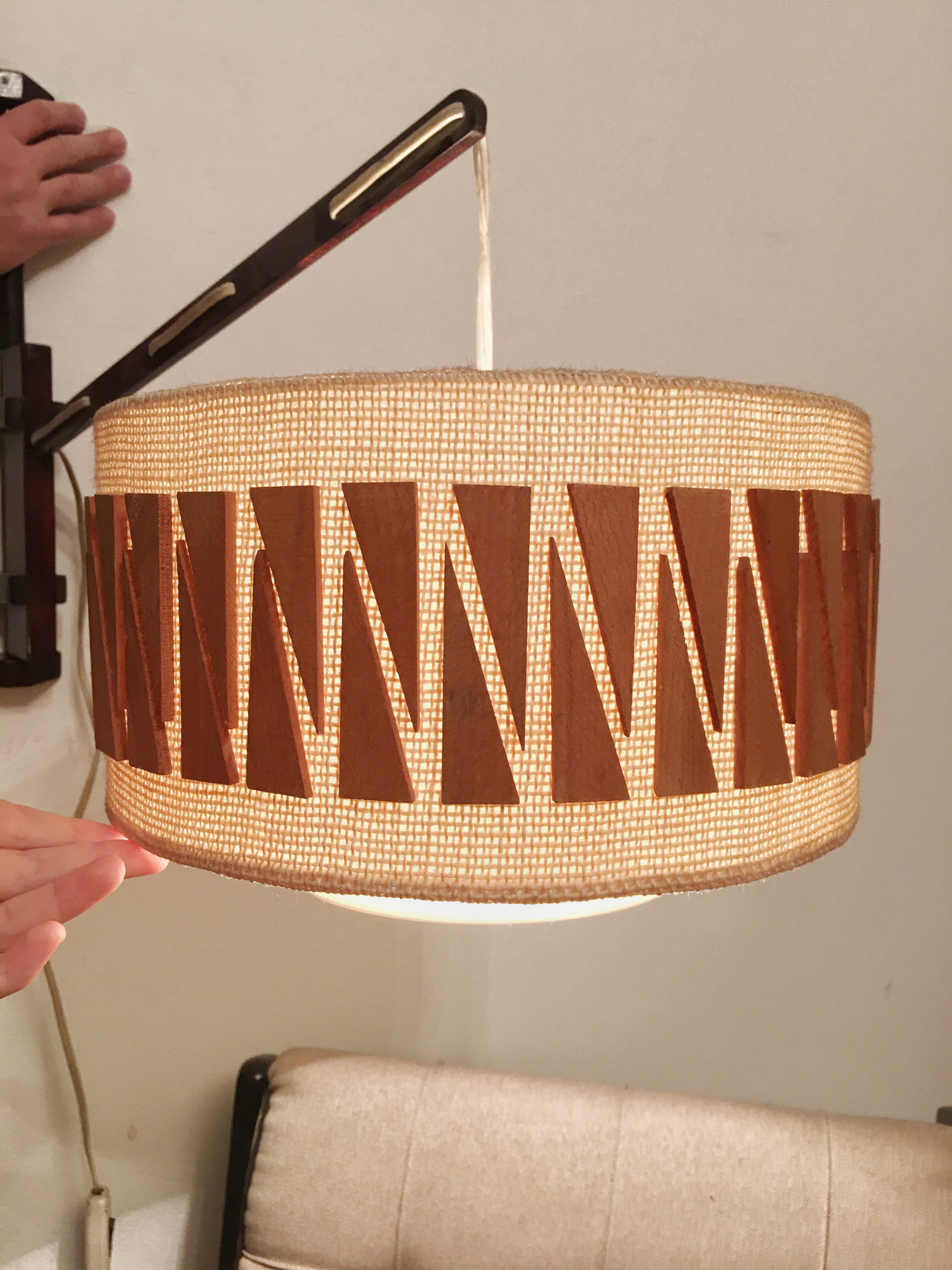 Applique ronde tchèque couleurs naturelles avec détails en bois