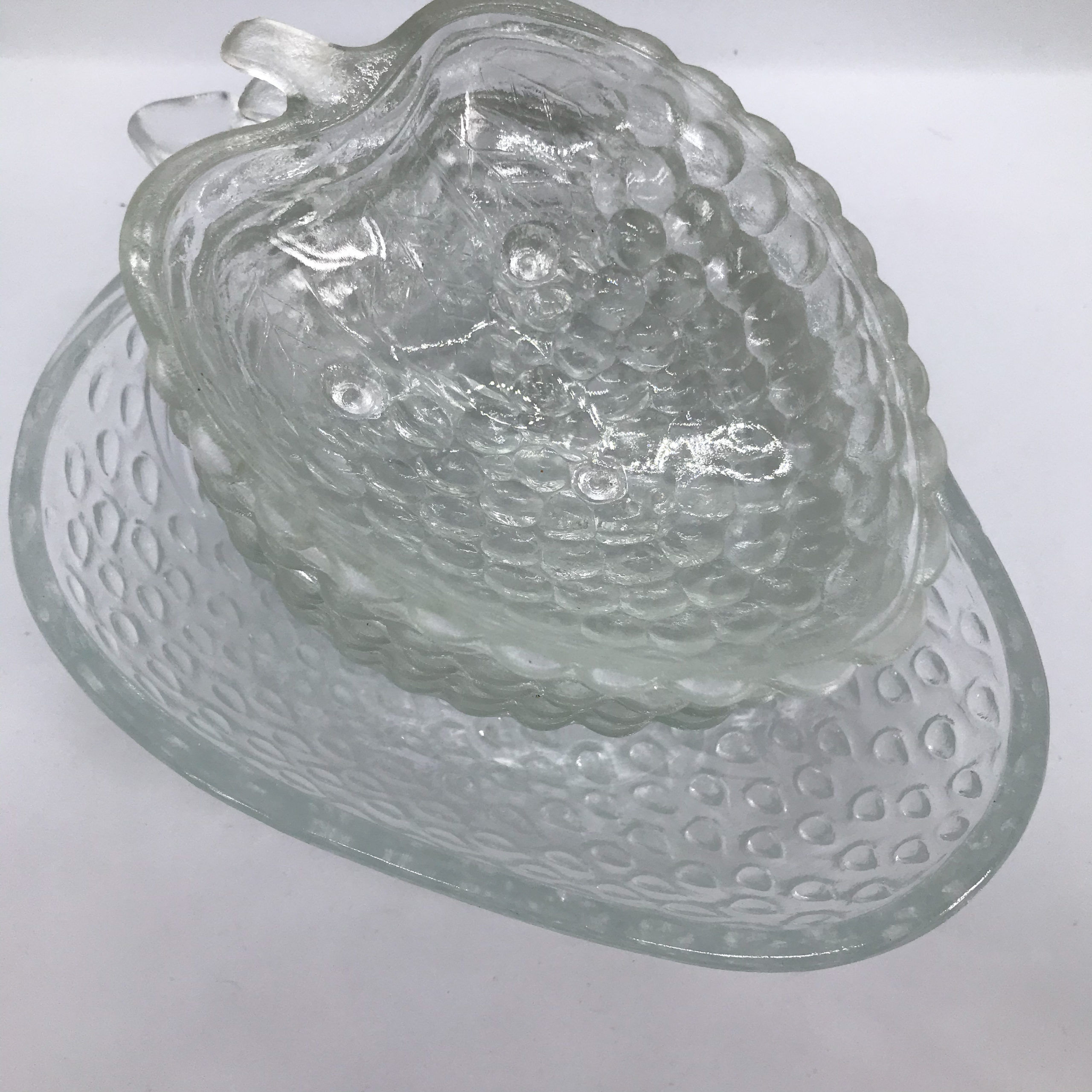 Set of 6 cups and fruit salad dish