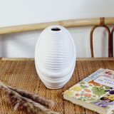 Oval vase draped effect