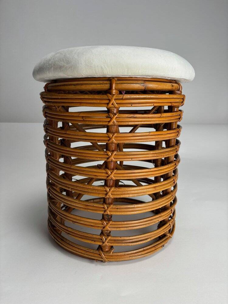 Paire de tabourets italiens en rotin et bambou attribués à Tito Agnoli, années 1960
