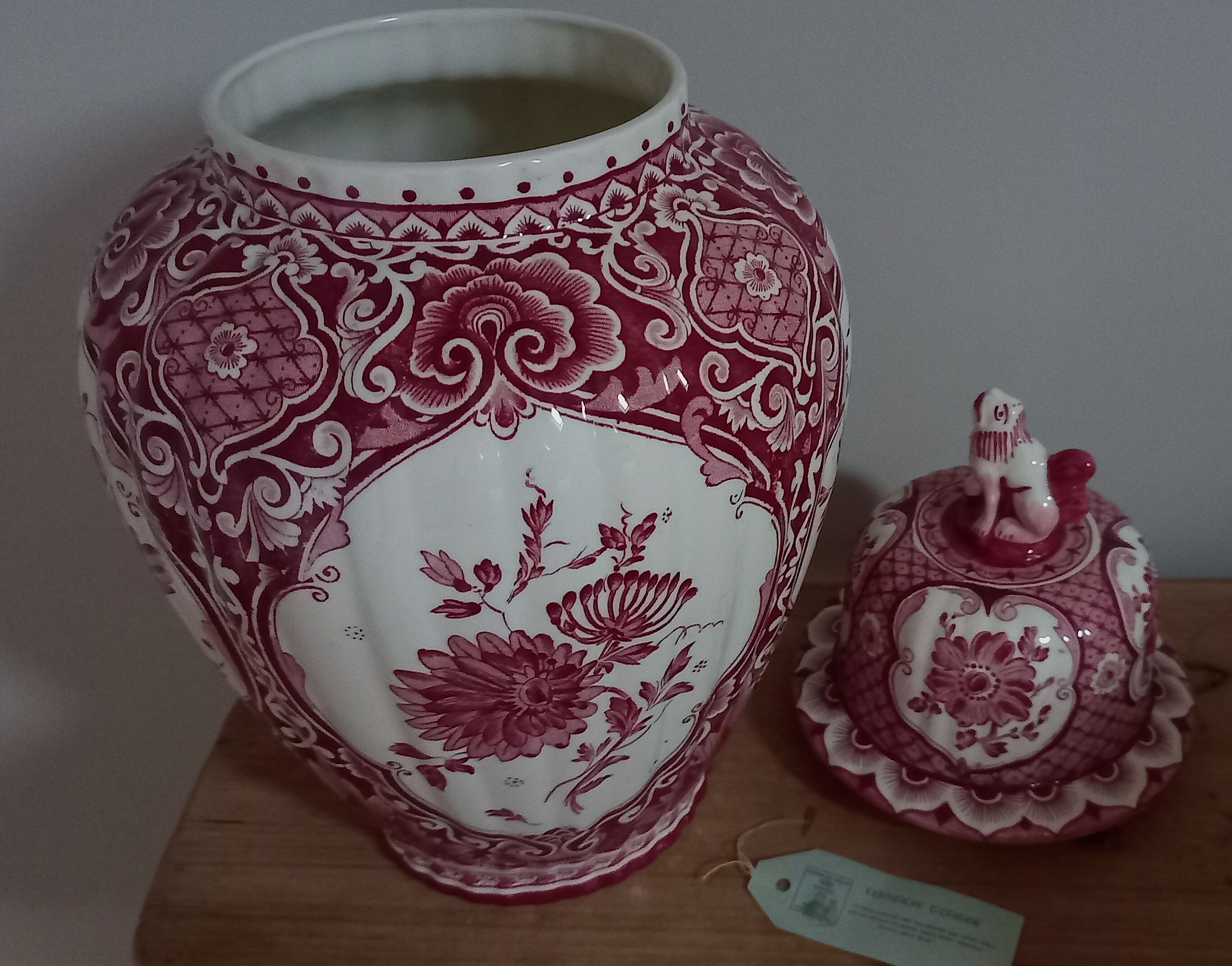 Covered vase Royal Sphinx Maastricht Petrus Regout & Co