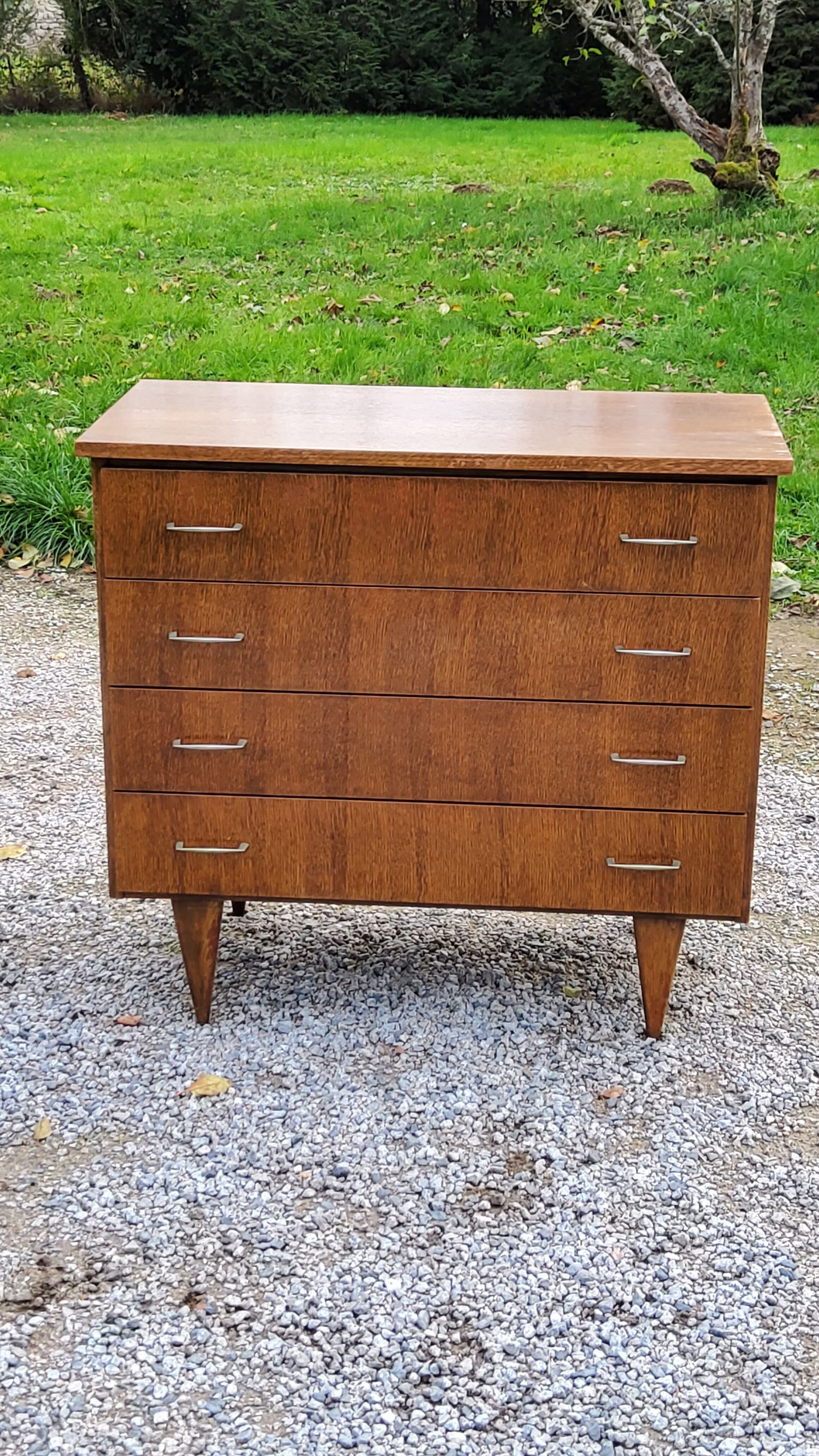 Vintage chest of drawers from the 50s/60s in oak 4 drawers feet bobbin