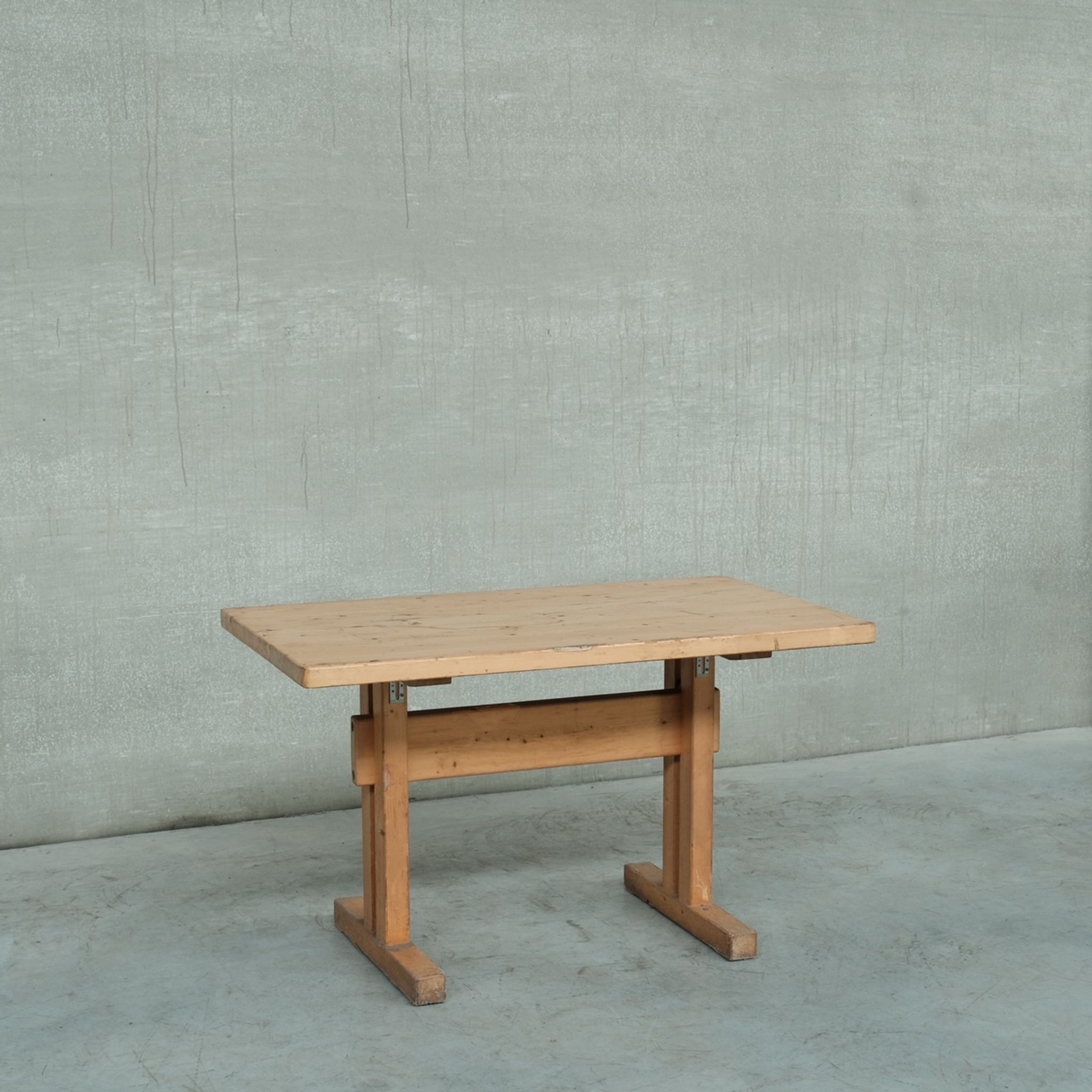 Table à manger de Charlotte Perriand  Les Arcs