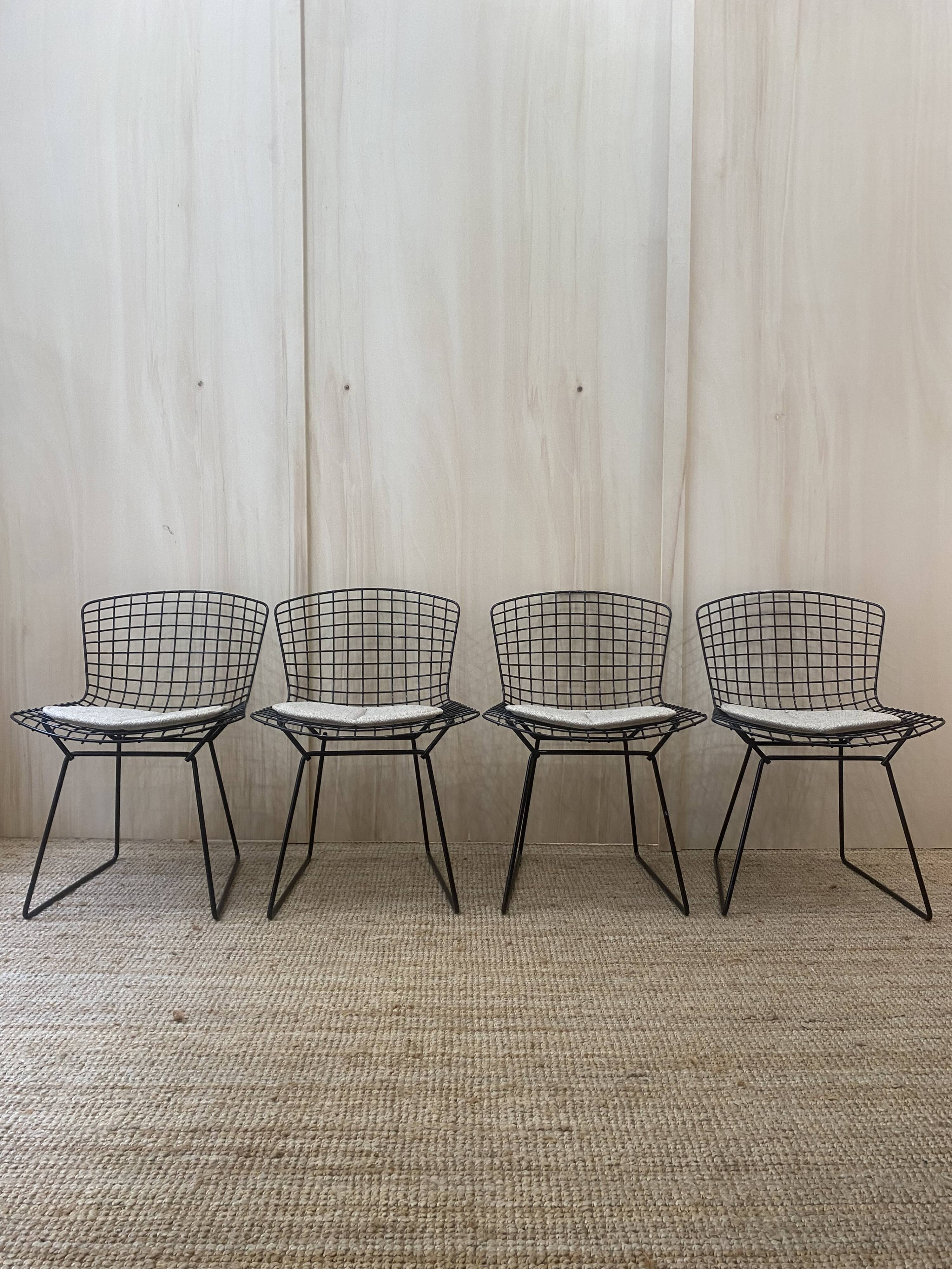 4 Chairs by Harry Bertoia – KNOLL –
