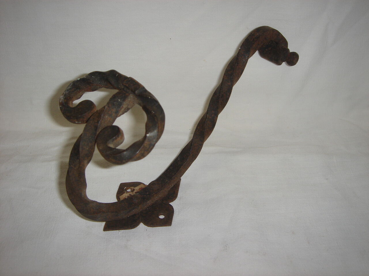 Patère en fer noir 1960