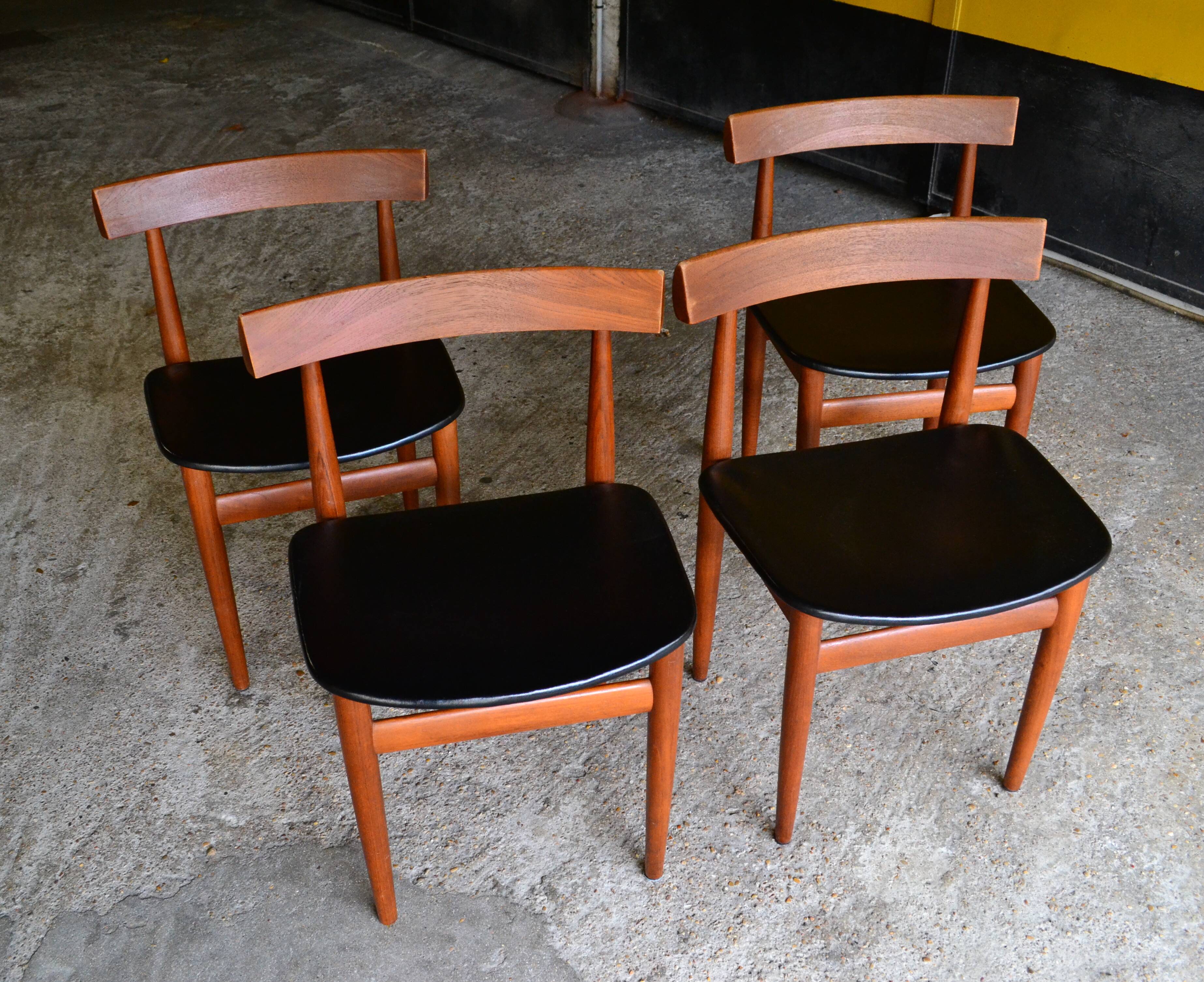 Set of 4 chairs by Hans Olsen for Frem Rojle.