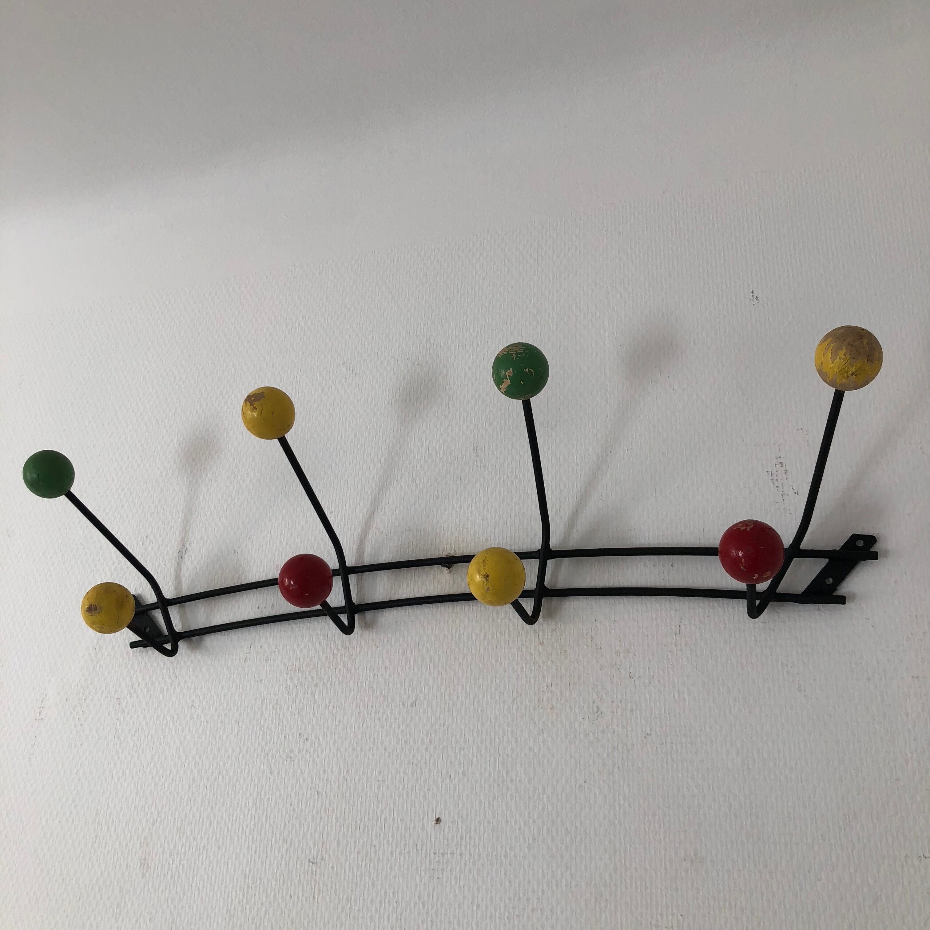 8 hanger hooks balls vintage 1960