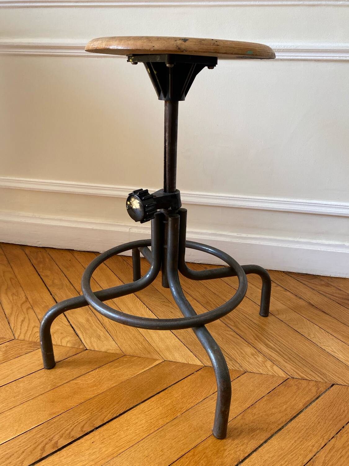 Workshop stool