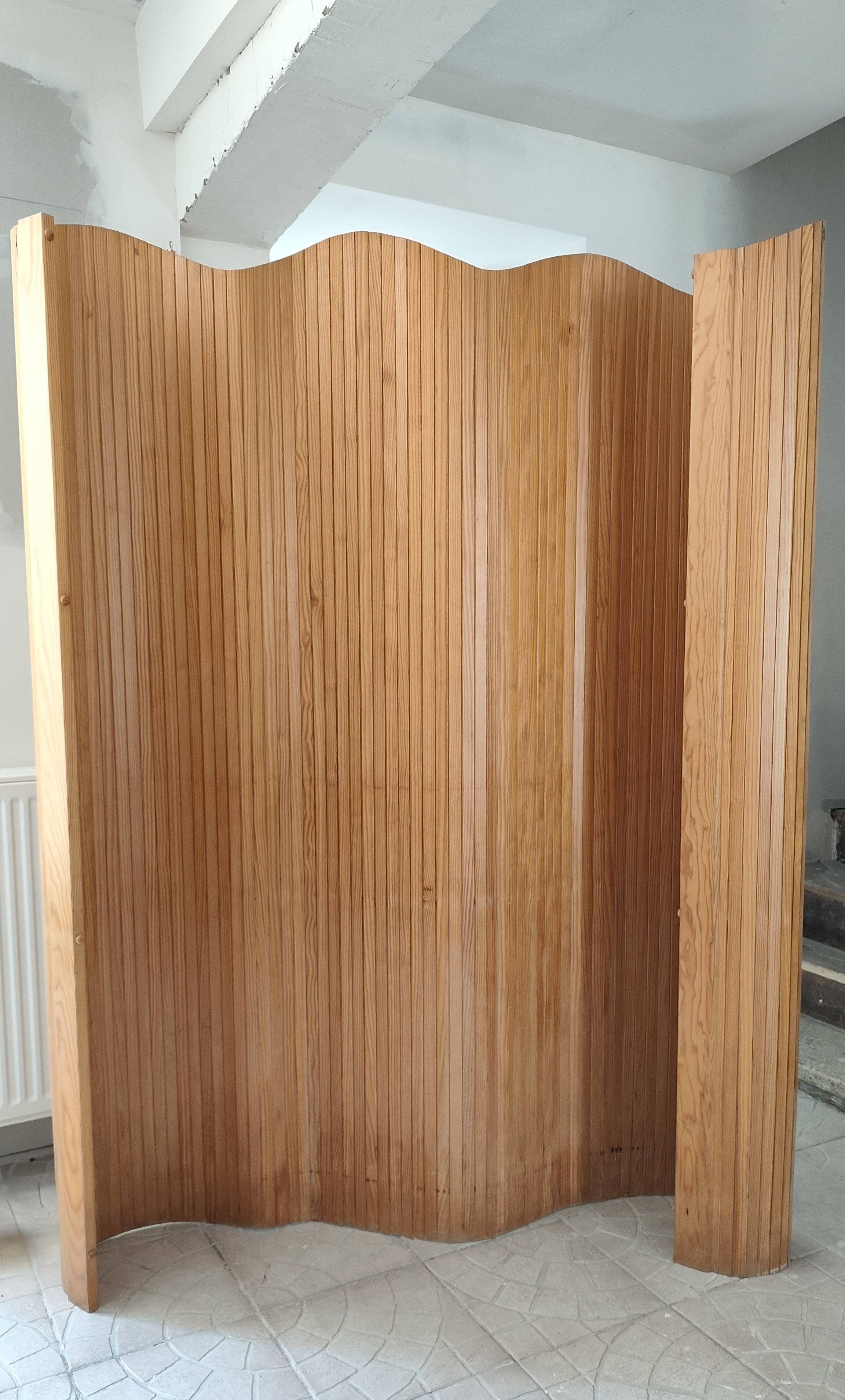 Paravent en bois ondulé vintage années 60