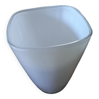 Opaque white glass vase “80s”
