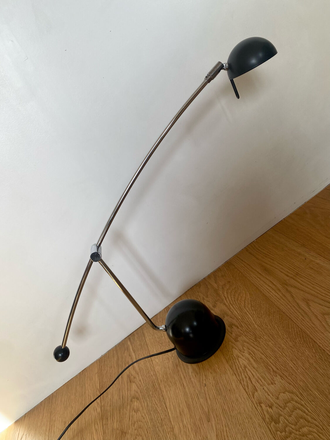 Desk lamp with black and chrome balance Massive vintage 80s