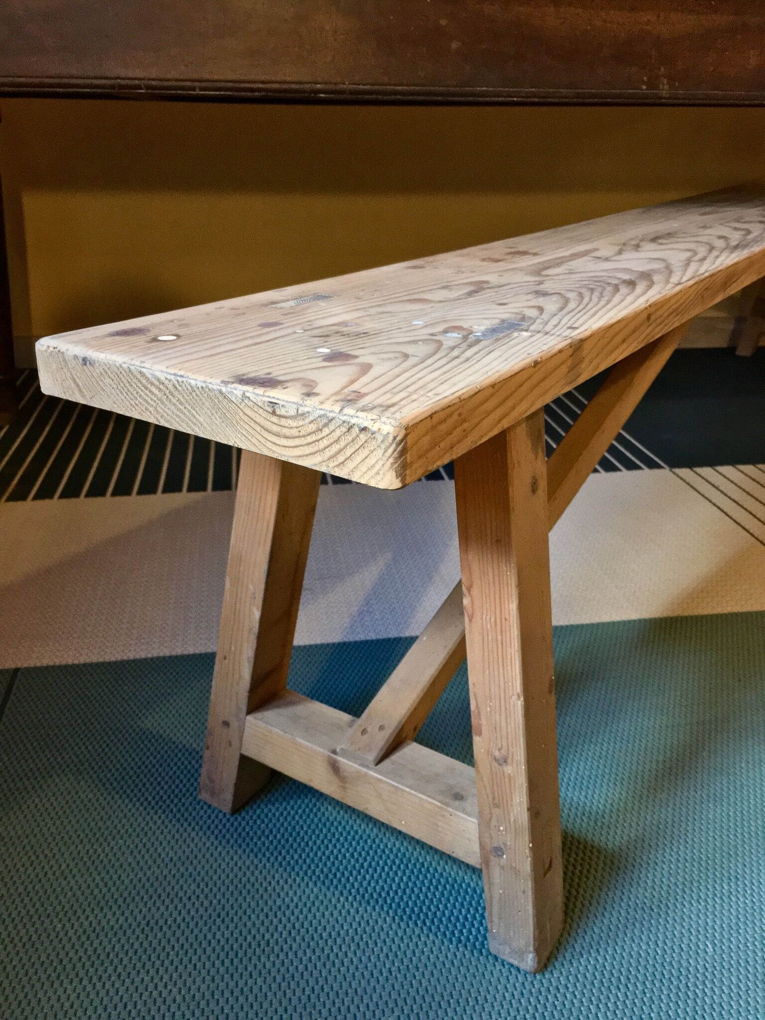 Banc de ferme ou d’école