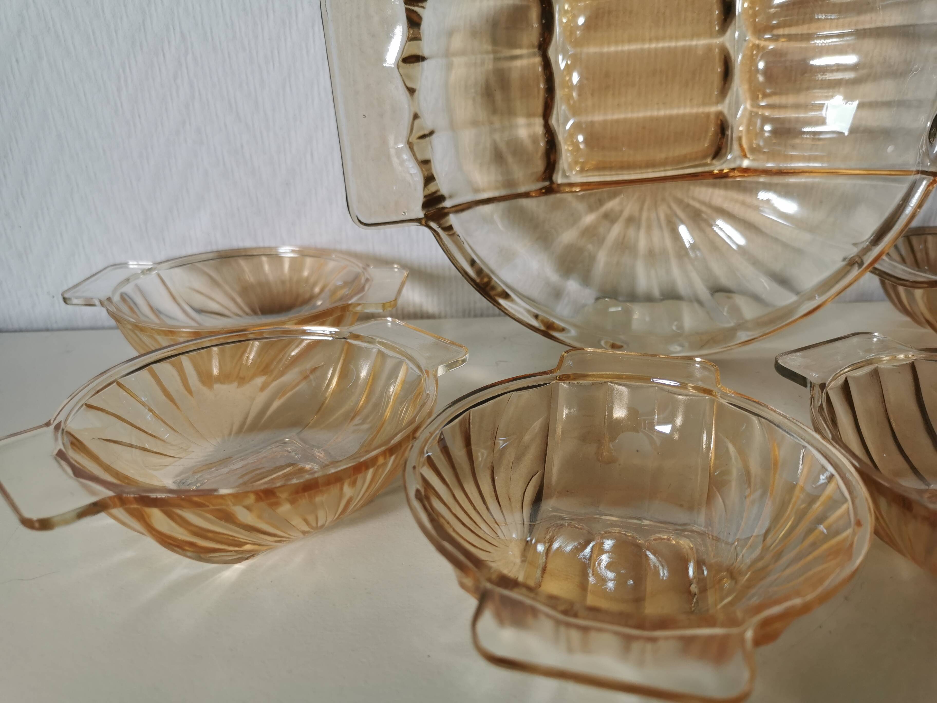 Art Deco pearly glass dessert service