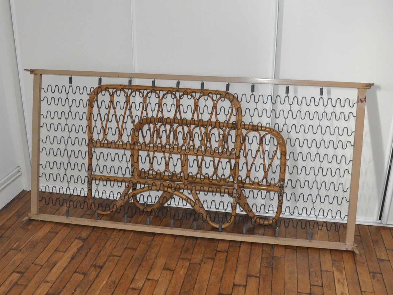 Bed rattan 60s