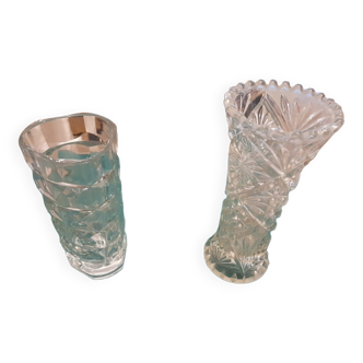 2 vases en verre ciselé