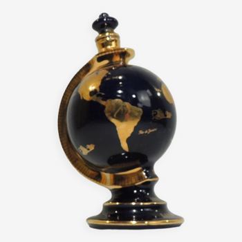 Globe bottle