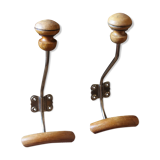 Pair butterfly hooks locust ball wood