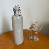 Bouteille en grès vintage