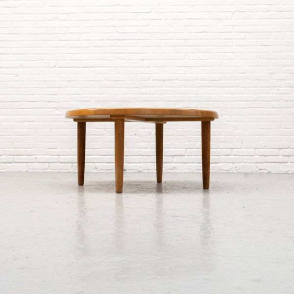Table basse ronde danoise par Niels Bach